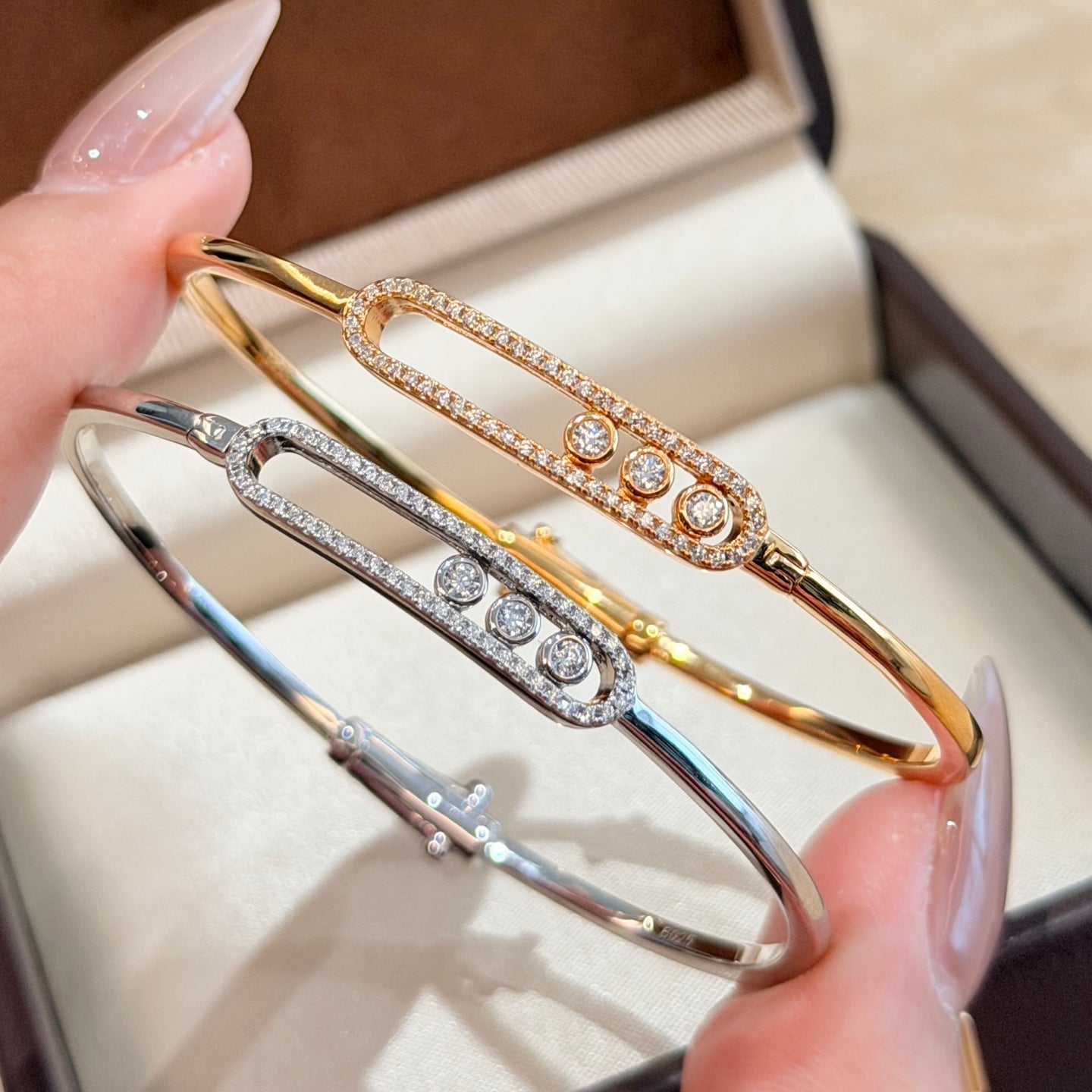 [Novalux]MOVE PAVÉ DIAMOND BANGLE BRACELET M