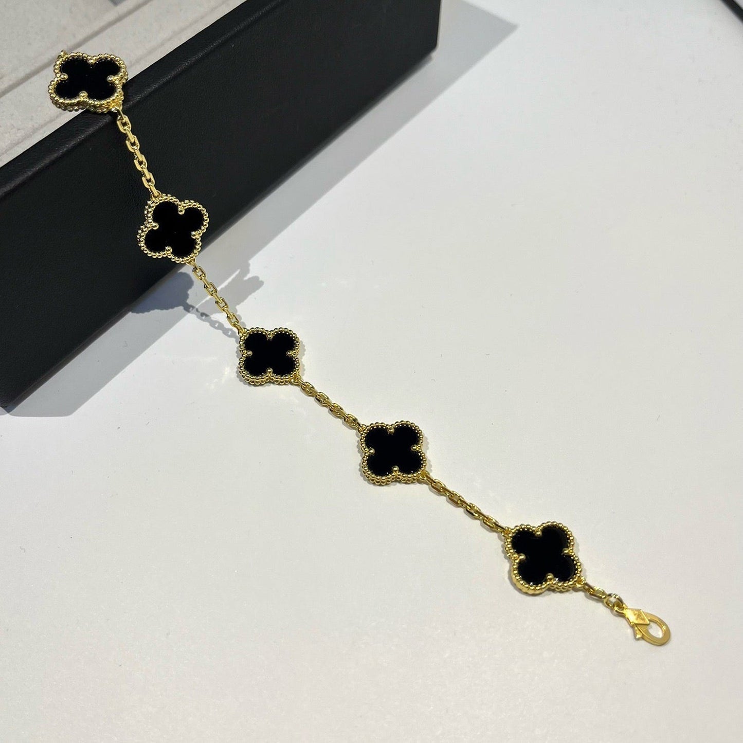 [Novalux]LUCKY CLOVER 5-MOTIF BRACELET - BLACK OXNY COLLECTION