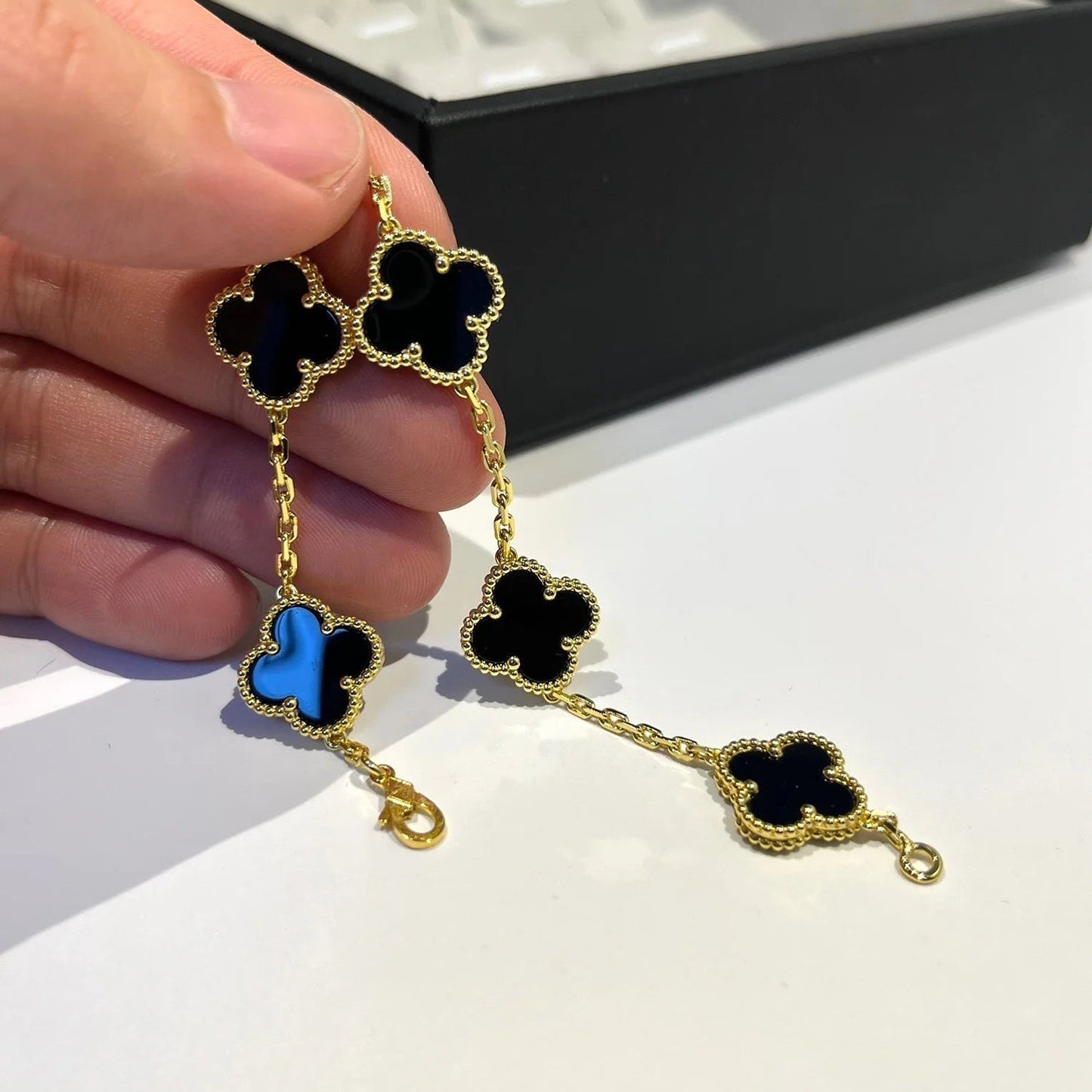 [Novalux]LUCKY CLOVER 5-MOTIF BRACELET - BLACK OXNY COLLECTION