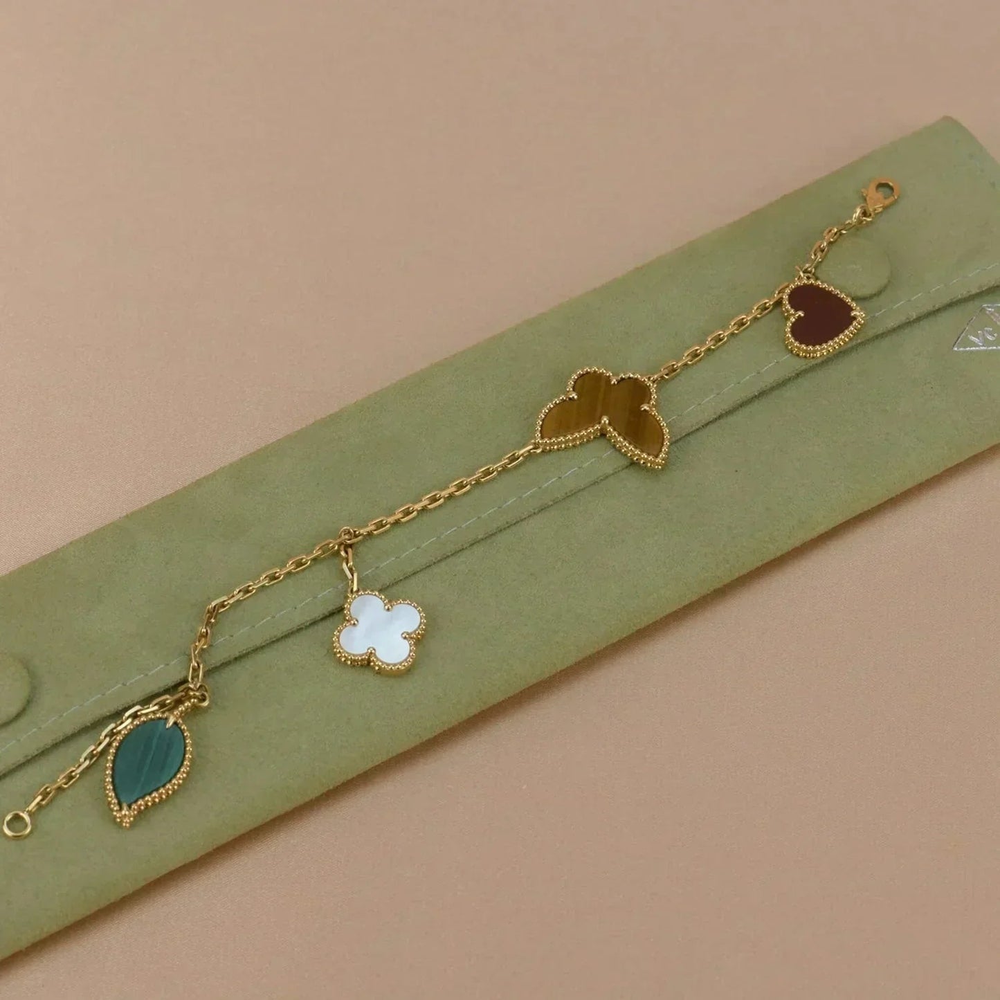 [Novalux]LUCKY NATURE MULTI-CHARM BRACELET