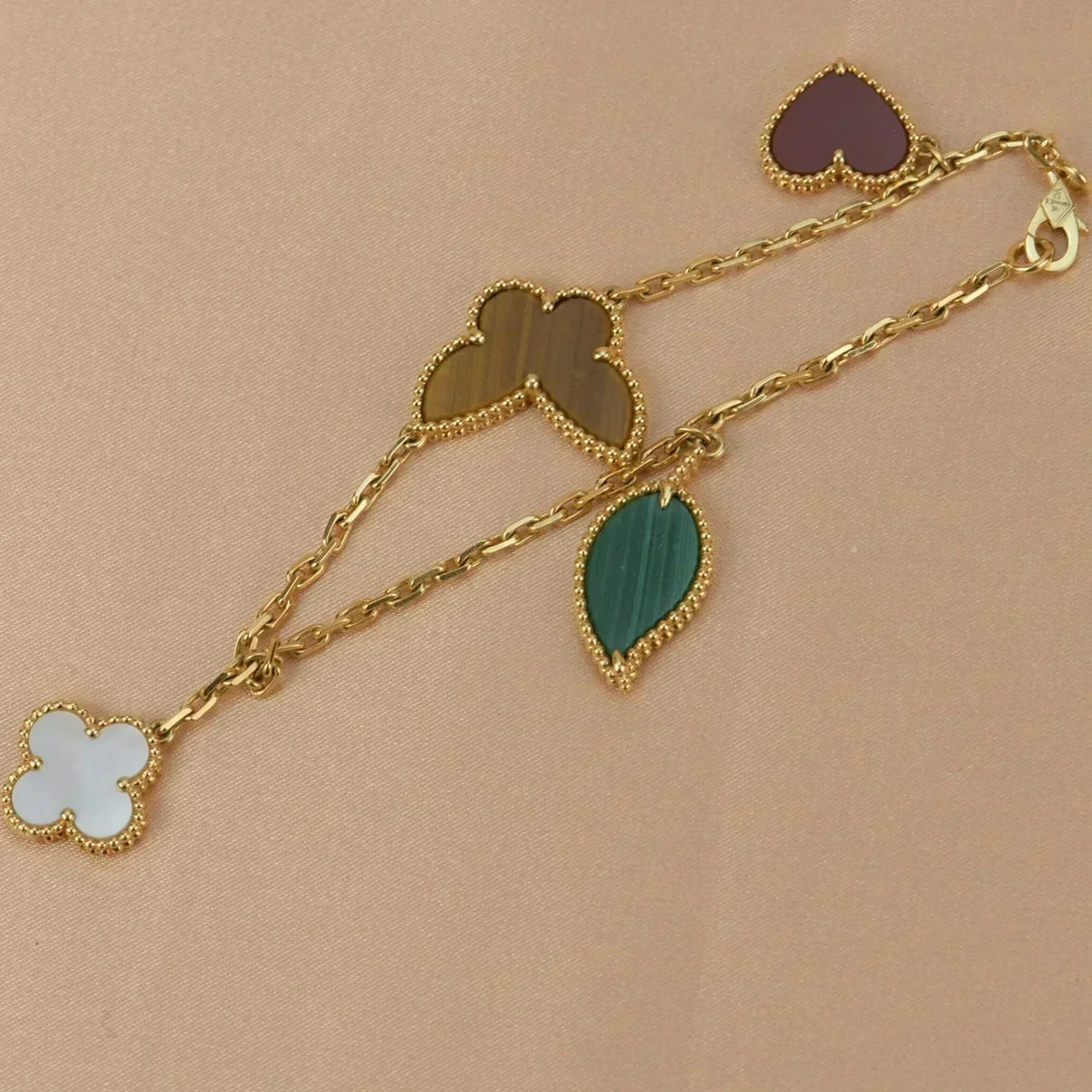 [Novalux]LUCKY NATURE MULTI-CHARM BRACELET