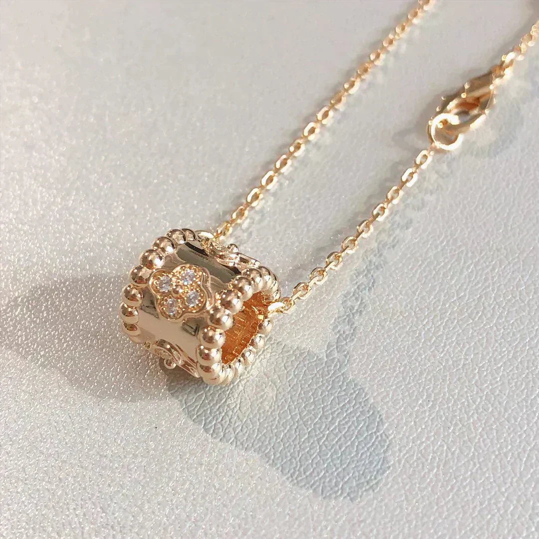 [Novalux]KALEIDOSCOPE PENDANT NECKLACE