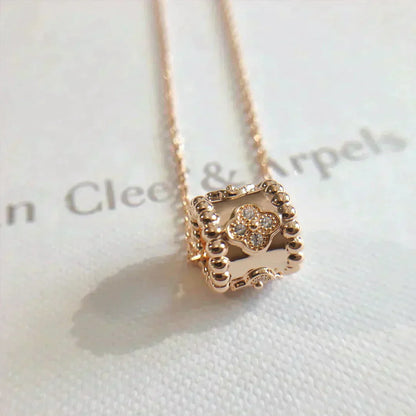 [Novalux]KALEIDOSCOPE PENDANT NECKLACE