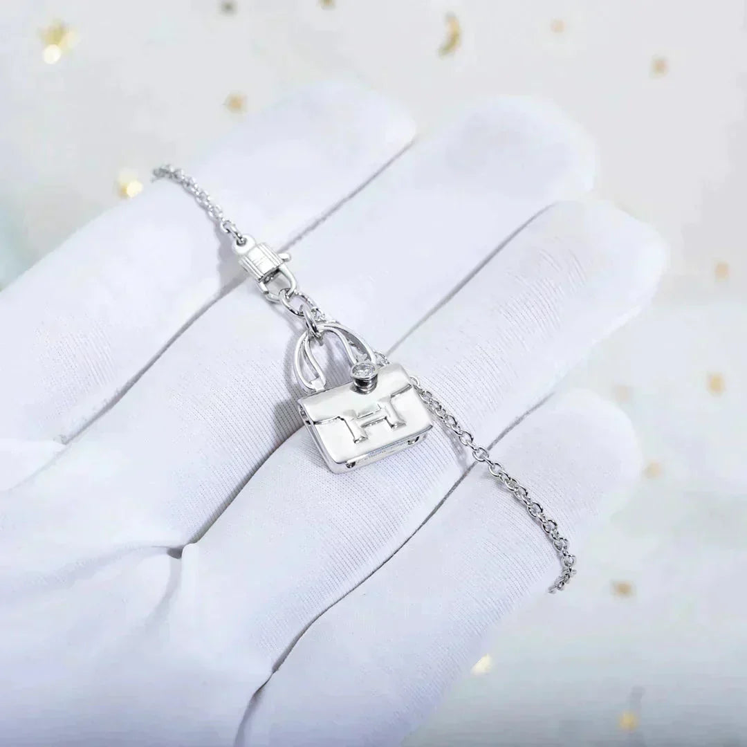 [Novalux]AMULETTE PEDANT SILVER NECKLACE
