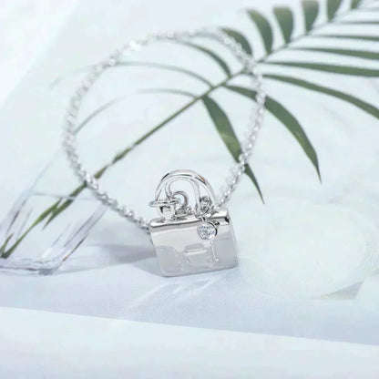 [Novalux]AMULETTE PEDANT SILVER NECKLACE