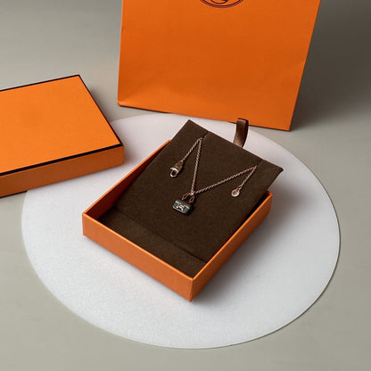 [Novalux]CONSTANCE BLACK PEDANT ROSE GOLD NECKLACE
