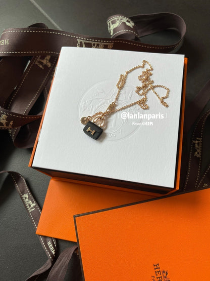 [Novalux]CONSTANCE BLACK PEDANT ROSE GOLD NECKLACE
