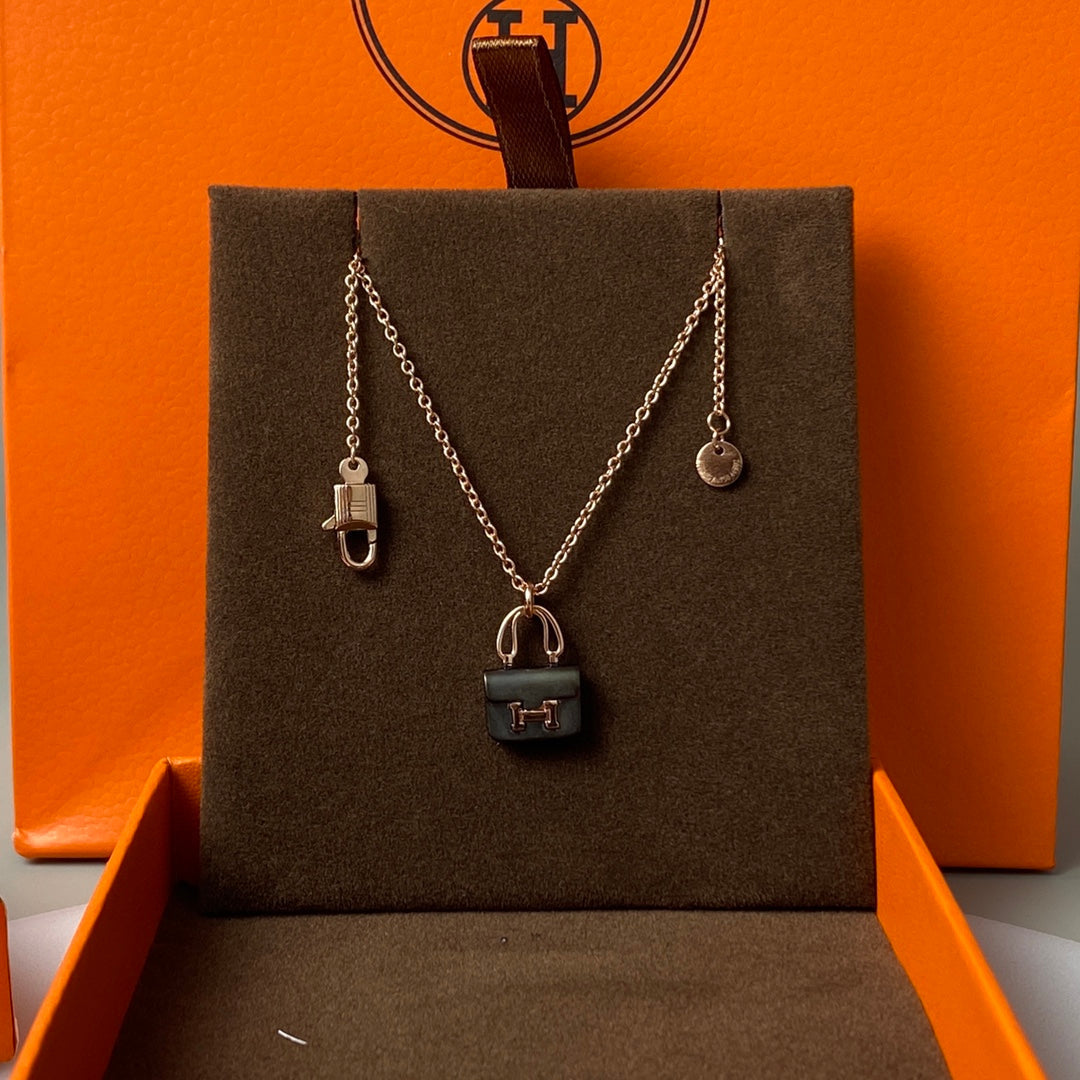 [Novalux]CONSTANCE BLACK PEDANT ROSE GOLD NECKLACE