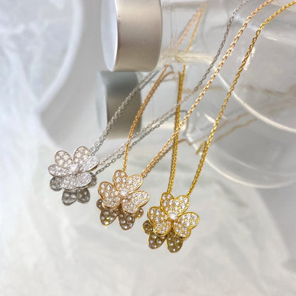 [Novalux]PAVÉ DIAMOND FLOWER CHARM NECKLACE