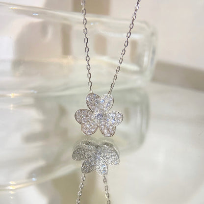 [Novalux]PAVÉ DIAMOND FLOWER CHARM NECKLACE