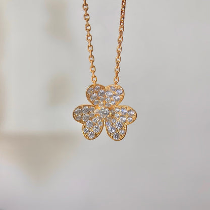 [Novalux]PAVÉ DIAMOND FLOWER CHARM NECKLACE