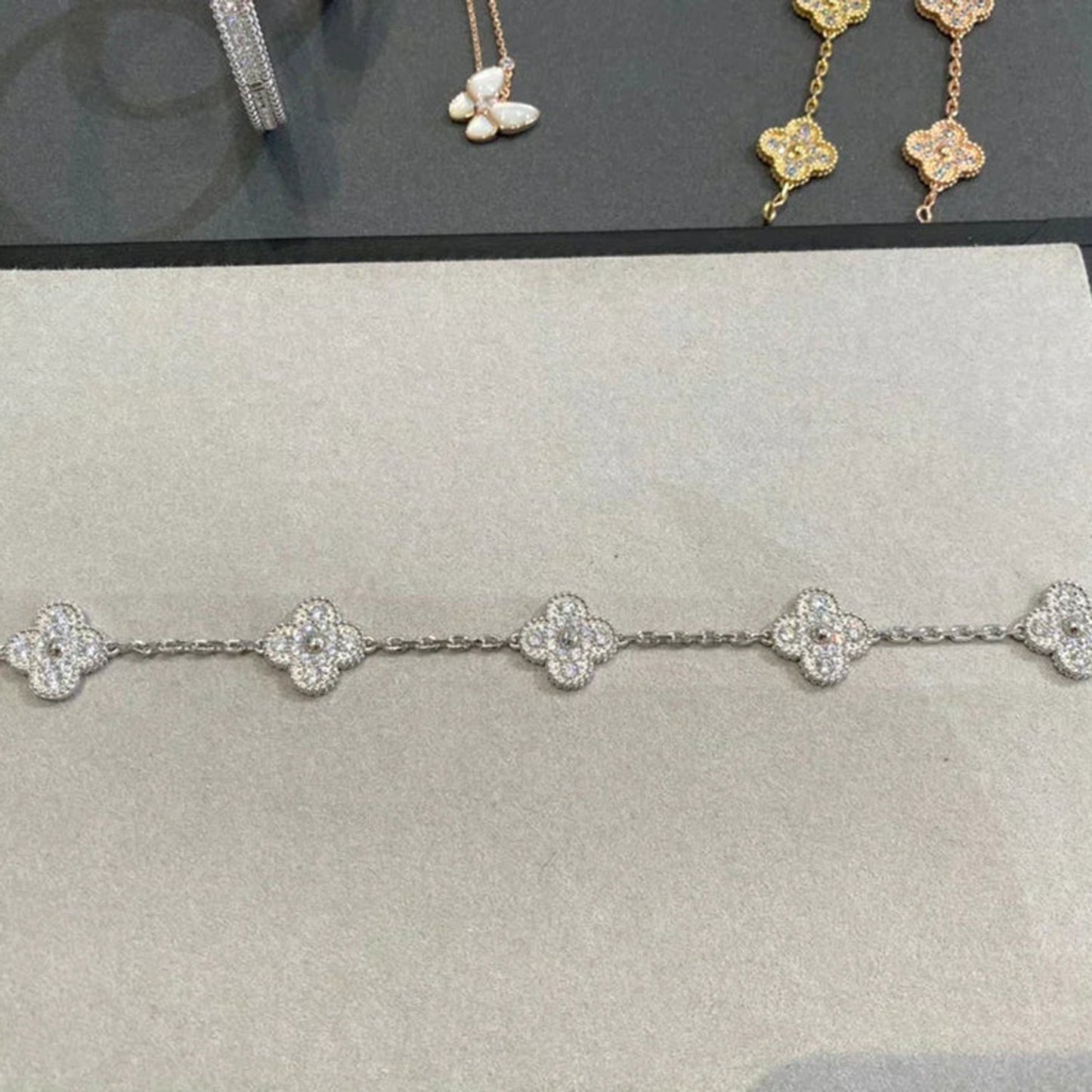 [Novalux]LUCKY CLOVER 5-MOTIF BRACELET - FULL-DIAMOND
