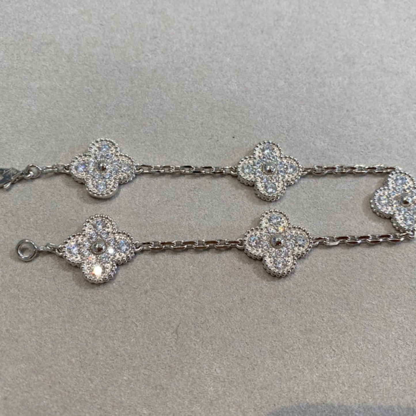 [Novalux]LUCKY CLOVER 5-MOTIF BRACELET - FULL-DIAMOND