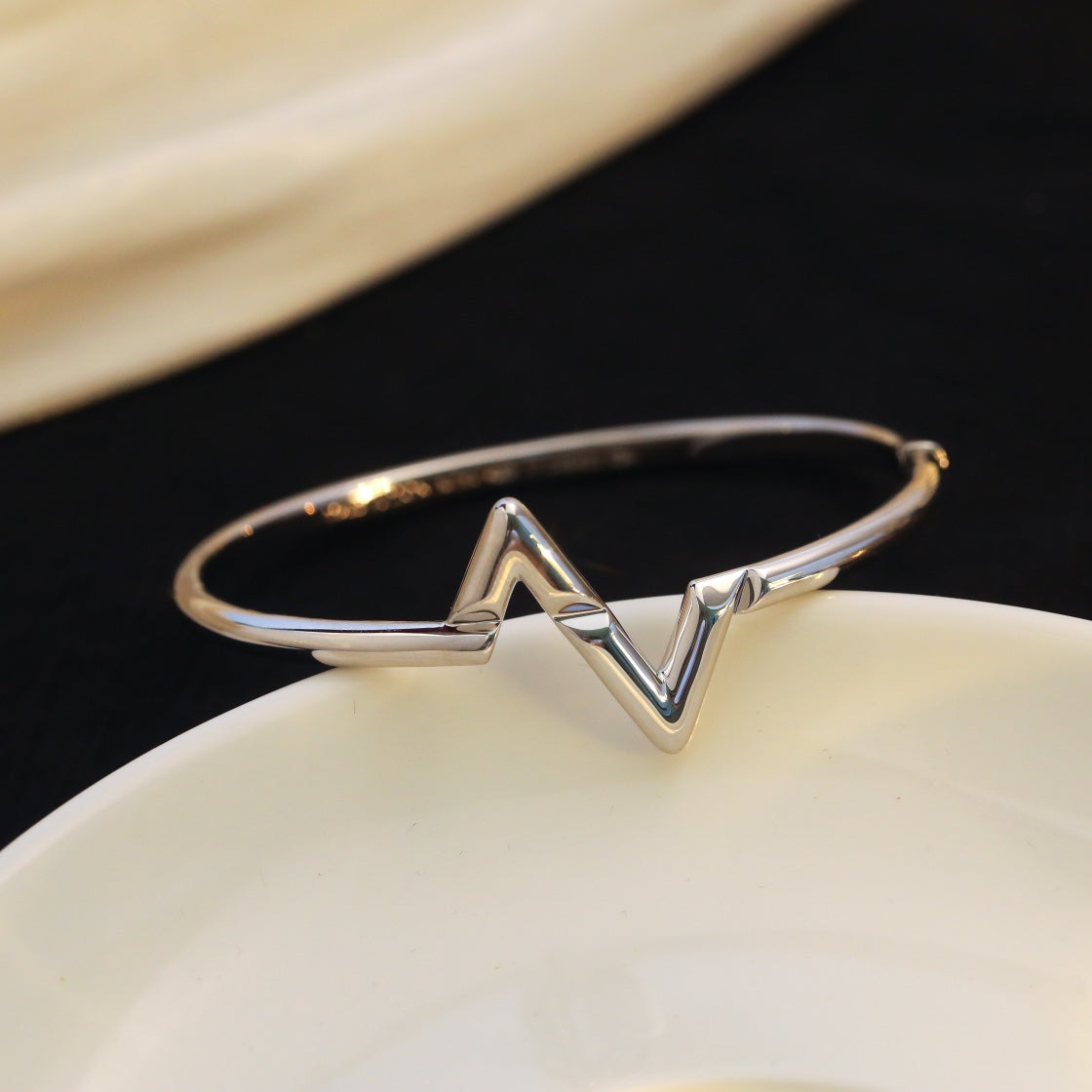 [Novalux]VOLTE UPSITE DOWN BRACELET