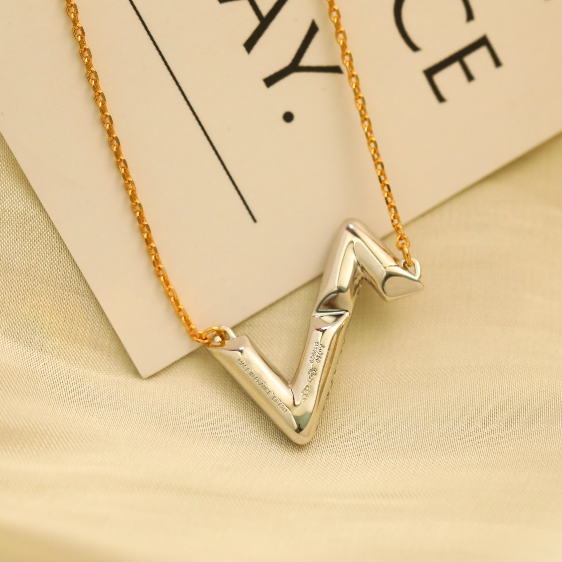 [Novalux]VOLT SILVER DIAMOND PEDANT NECKLACE