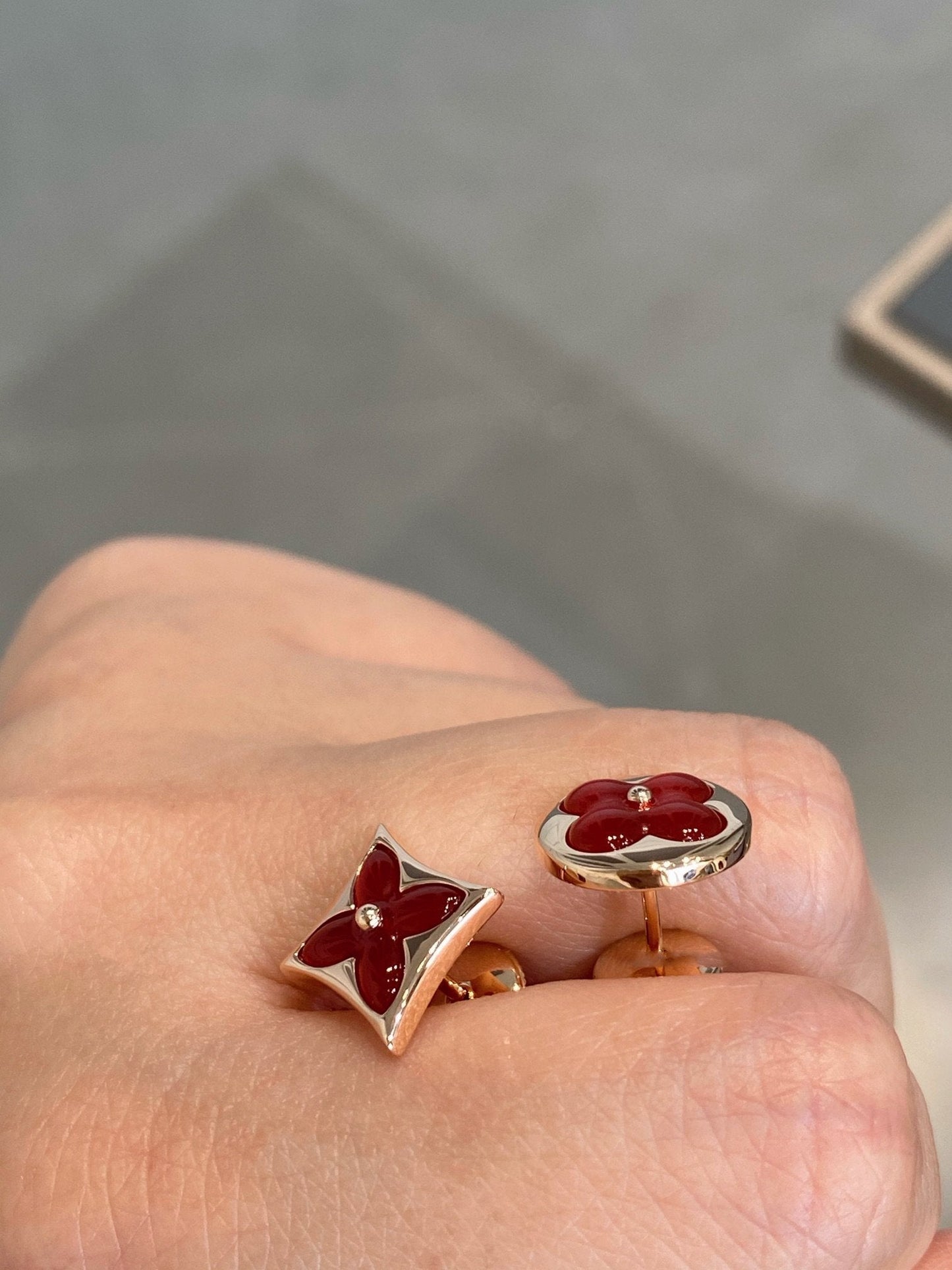 [Novalux]STAR AND SUN ROSE GOLD CARNELIAN STUD EARRINGS