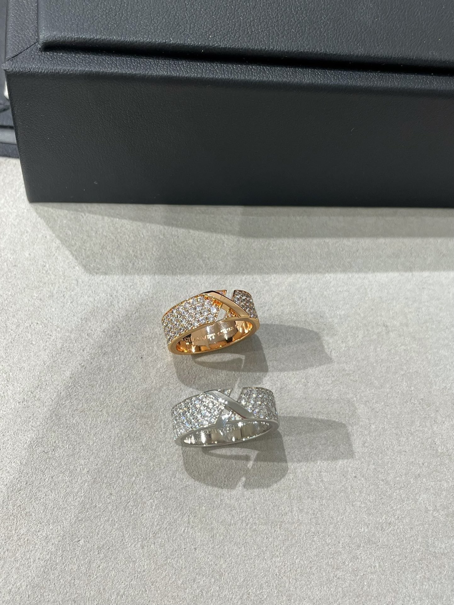 [Novalux]LIENS EVIDENCE  DIAMOND PAVED RING