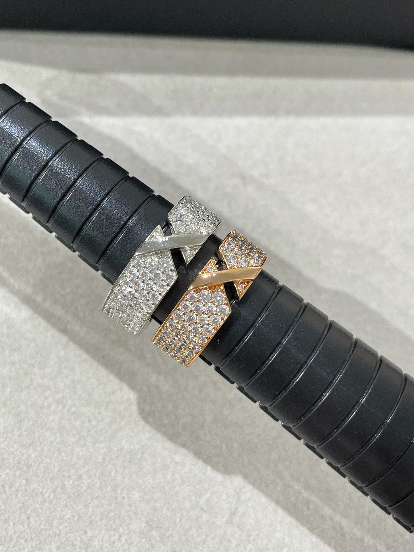[Novalux]LIENS EVIDENCE  DIAMOND PAVED RING