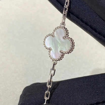 [Novalux]LUCKY CLOVER 5-MOTIF BRACELET - WHITE MOTHER-OF-PEARL COLLECTION