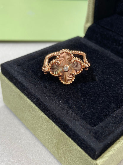 [Novalux]LUCKY CLOVER GOLD REVERSIBLE RING
