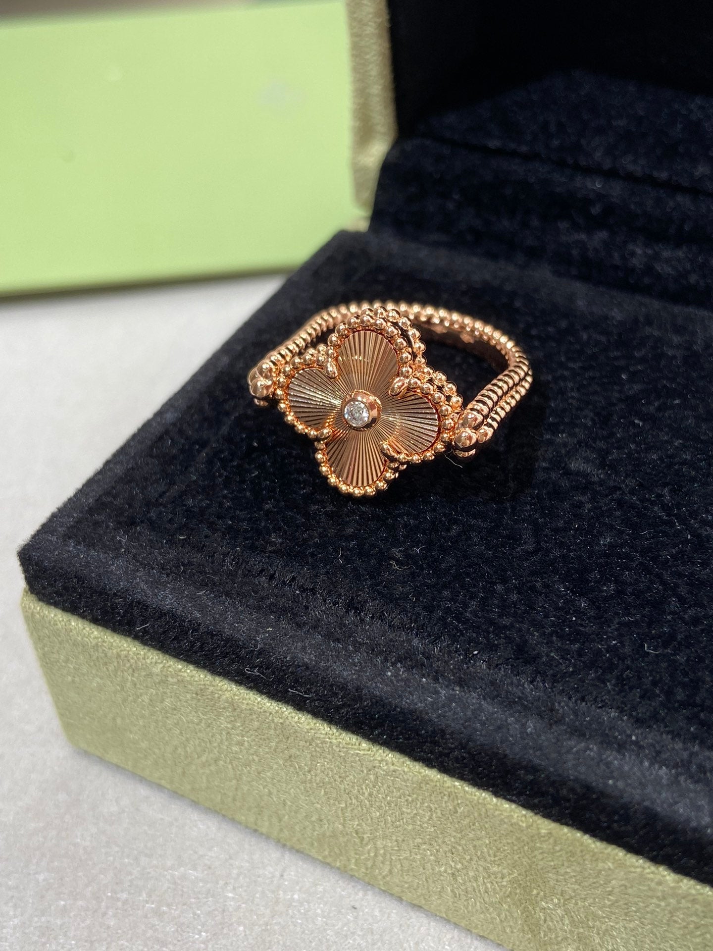 [Novalux]LUCKY CLOVER GOLD REVERSIBLE RING
