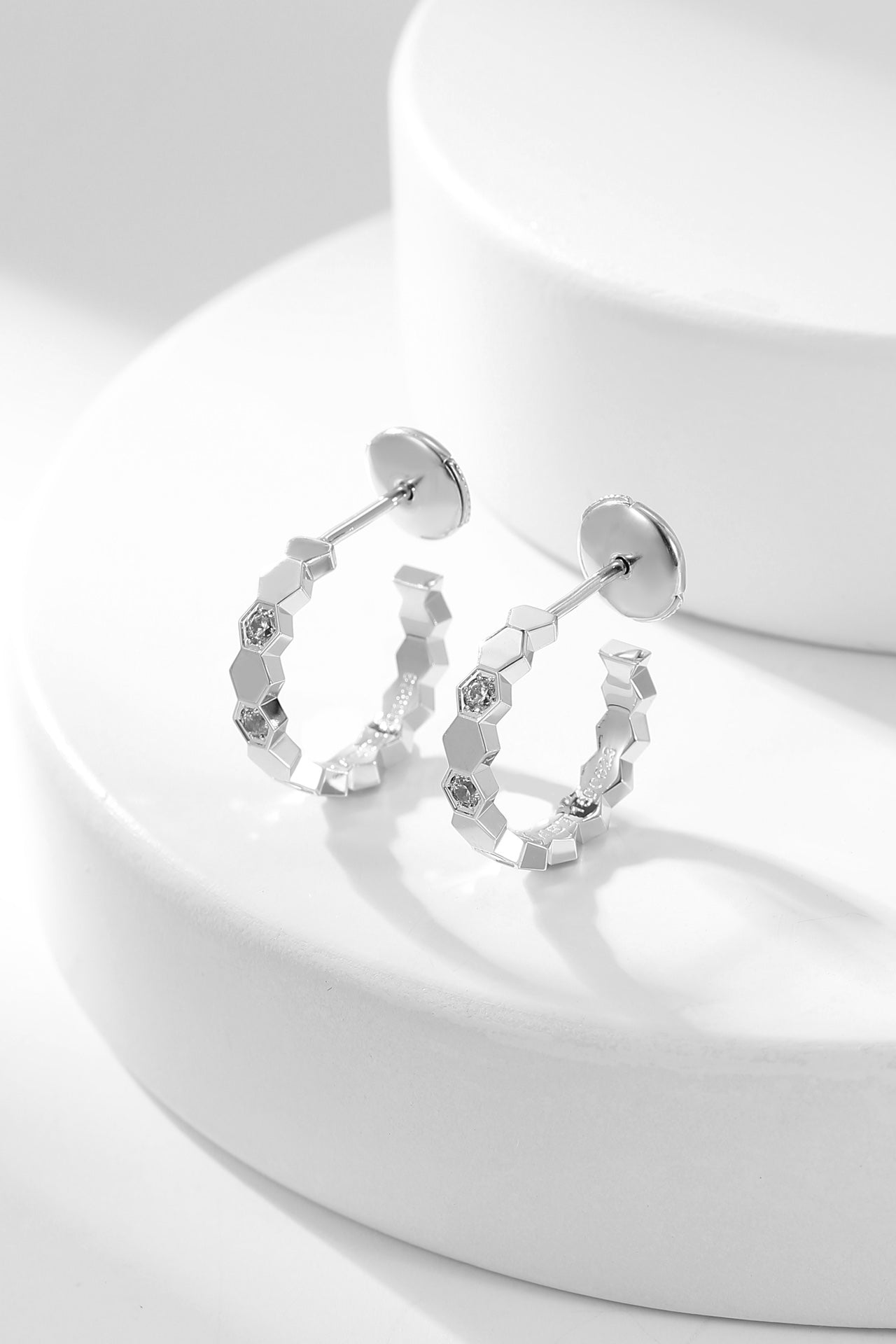 [Novalux]BEE LOVE DIAMOND HOOP EARRINGS