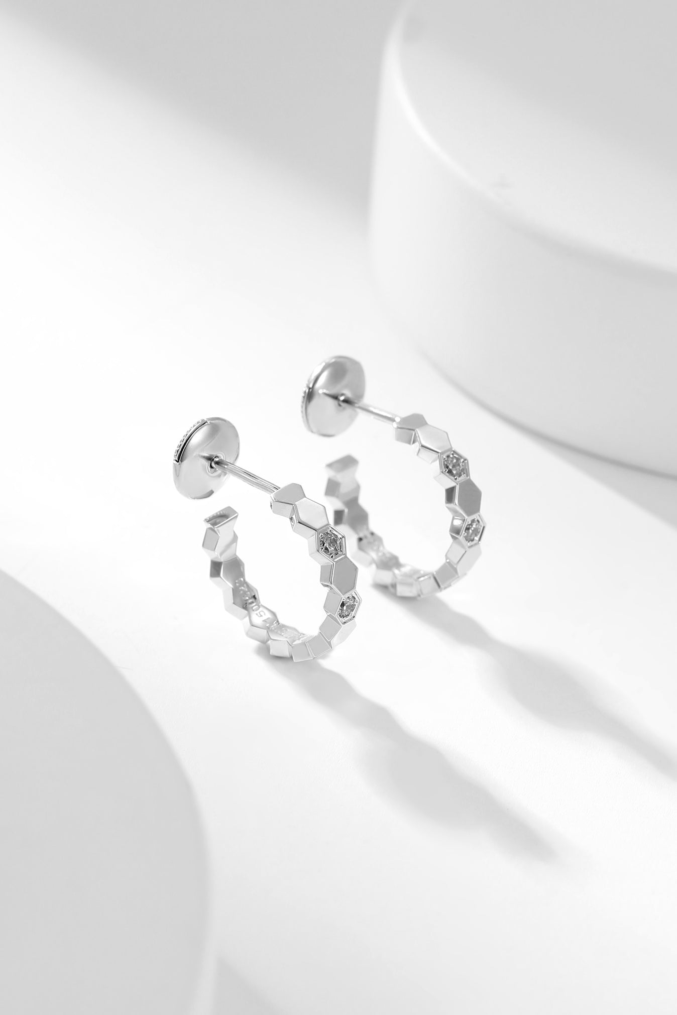 [Novalux]BEE LOVE DIAMOND HOOP EARRINGS