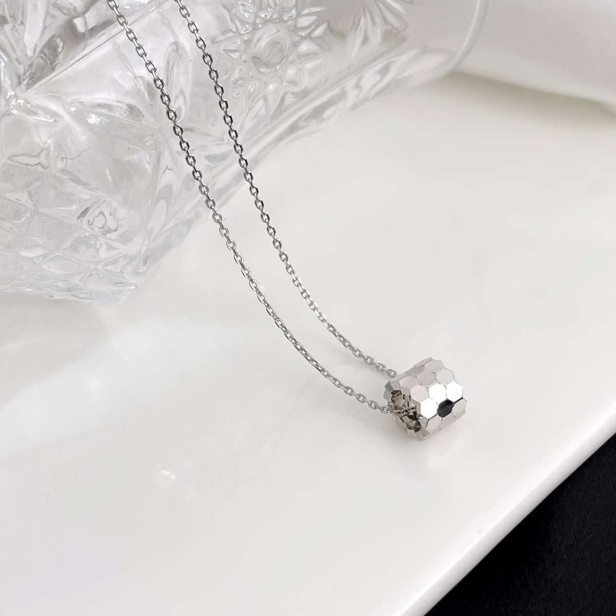 [Novalux]BEE MINI NECKLACE
