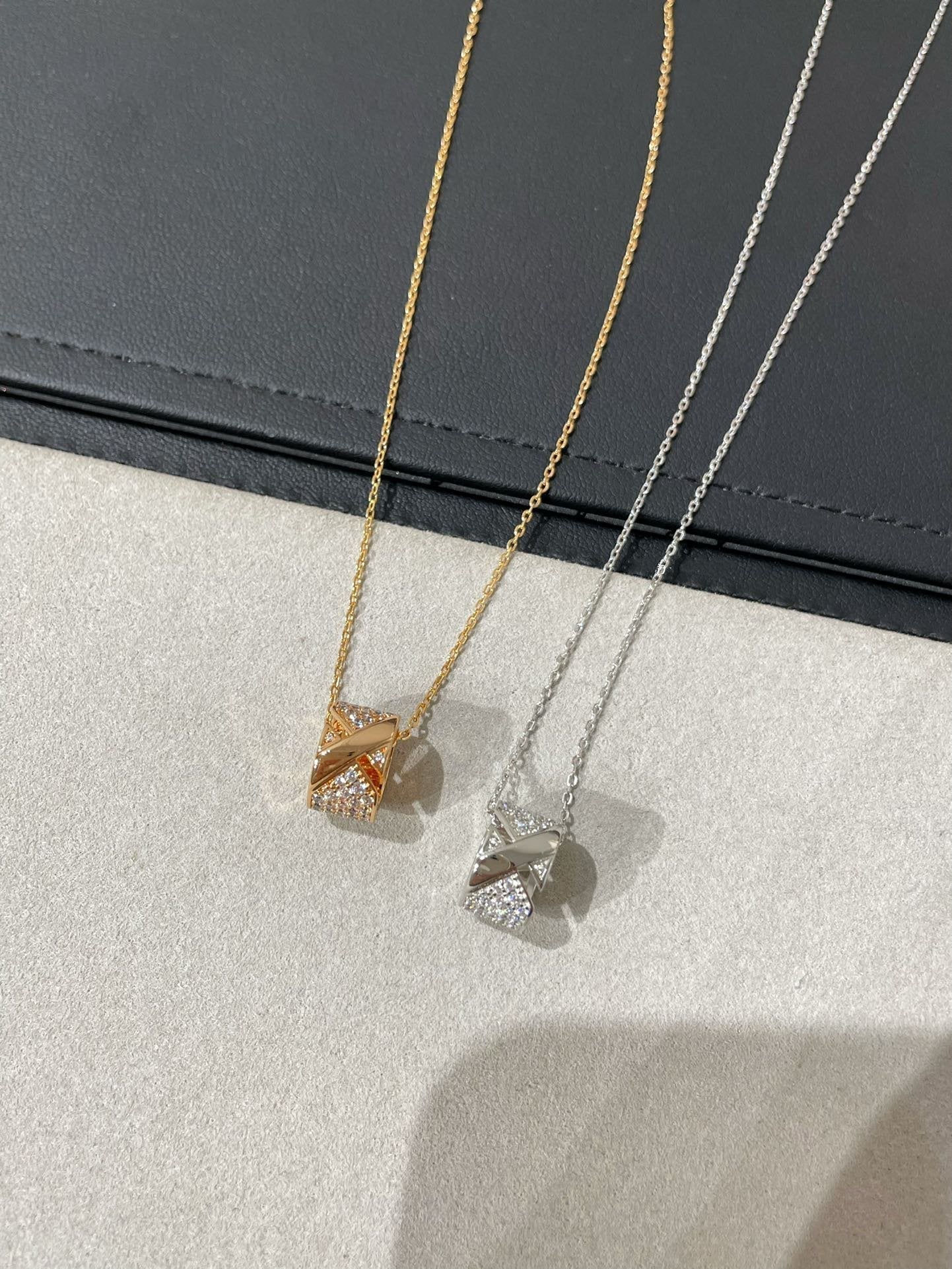 [Novalux]LIENS EVIDENCE DIAMOND PAVED NECKLACE