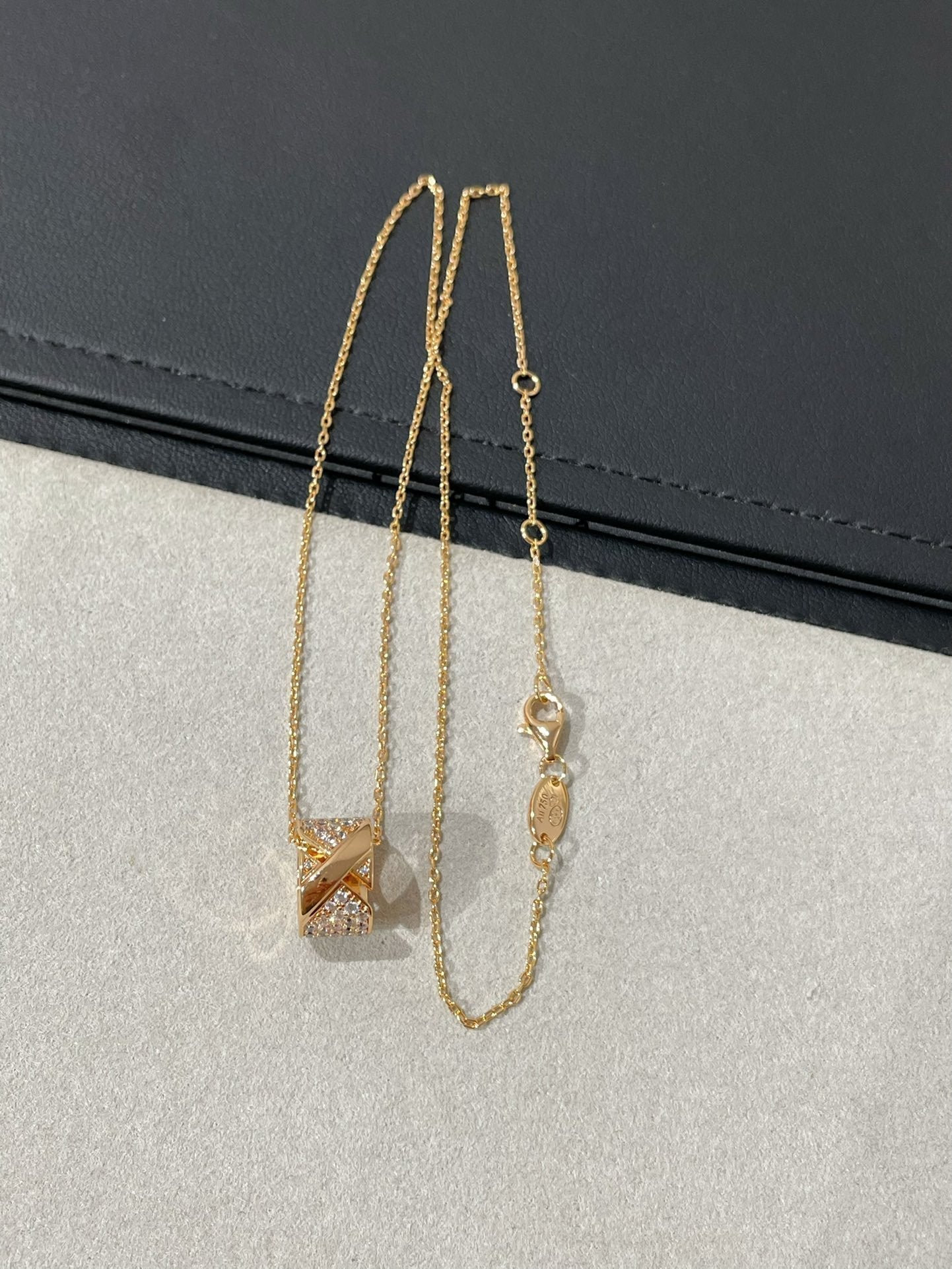 [Novalux]LIENS EVIDENCE DIAMOND PAVED NECKLACE