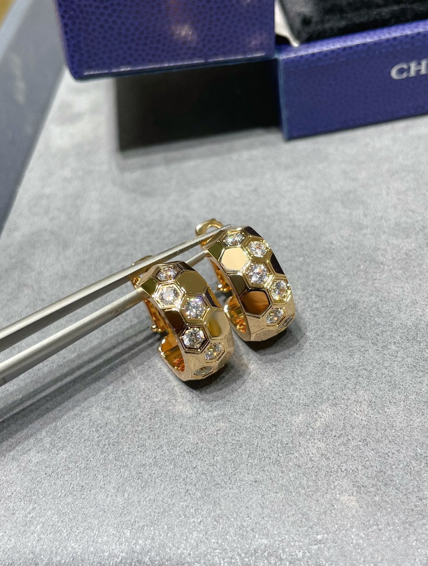[Novalux]BEE LOVE DIAMOND HOOP EARRINGS