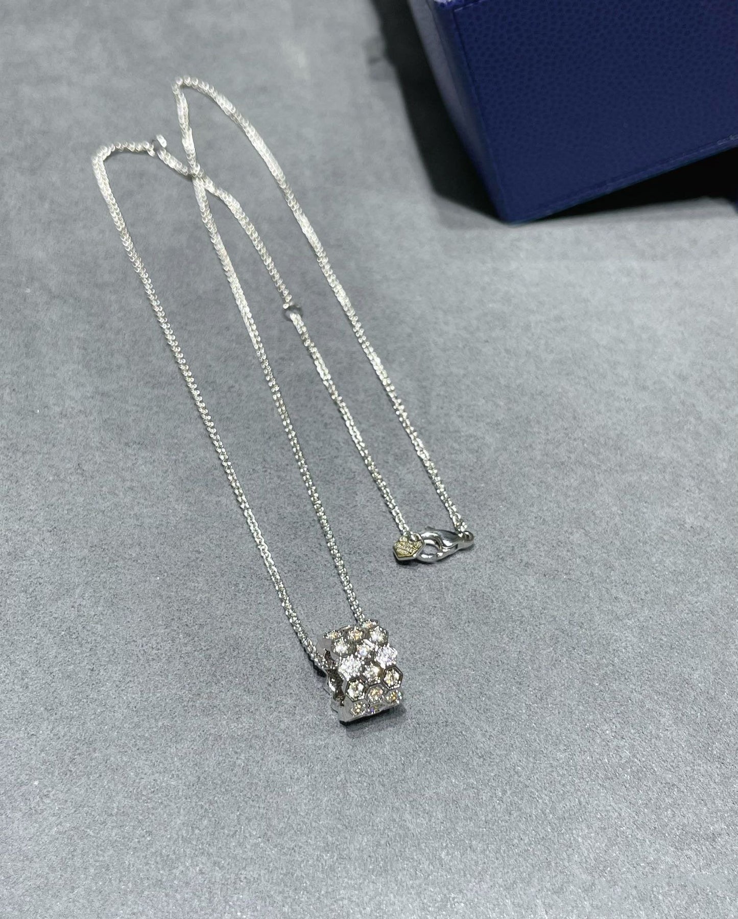[Novalux]BEE LOVE DIAMOND PAVED 3 ROW NECKLACE