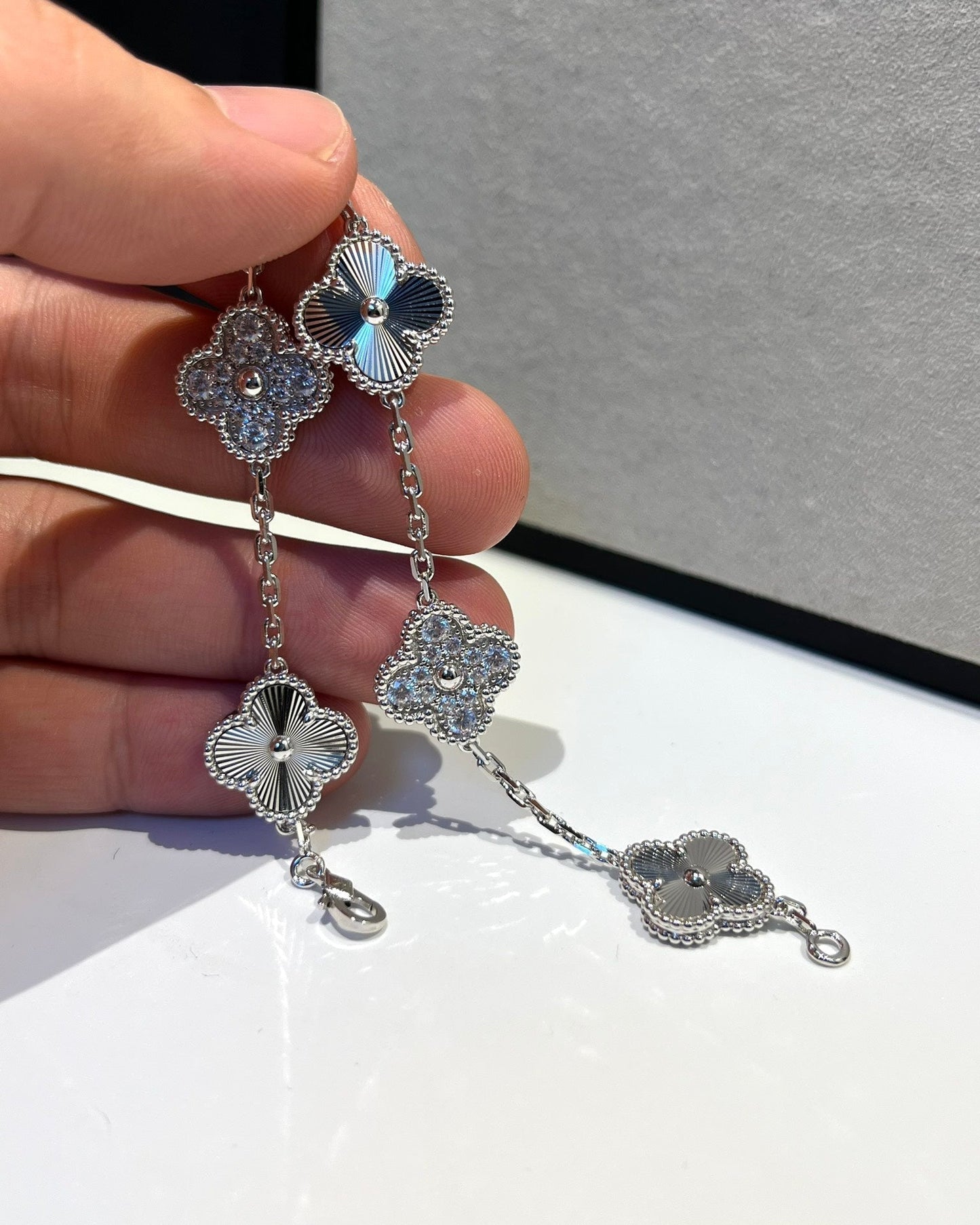 [Novalux]LUCKY CLOVER 5-MOTIF BRACELET - LASER COLLECTION