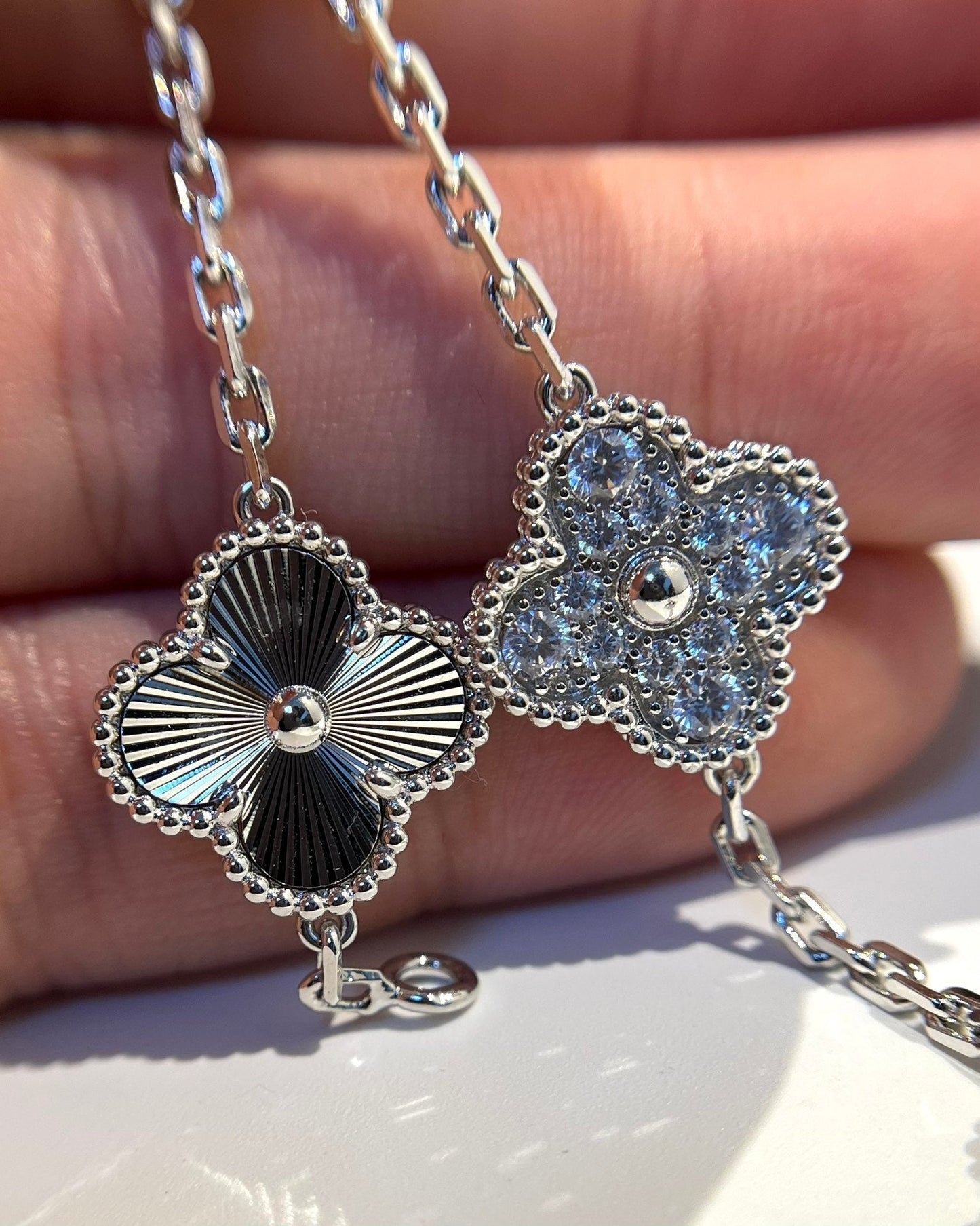 [Novalux]LUCKY CLOVER 5-MOTIF BRACELET - LASER COLLECTION