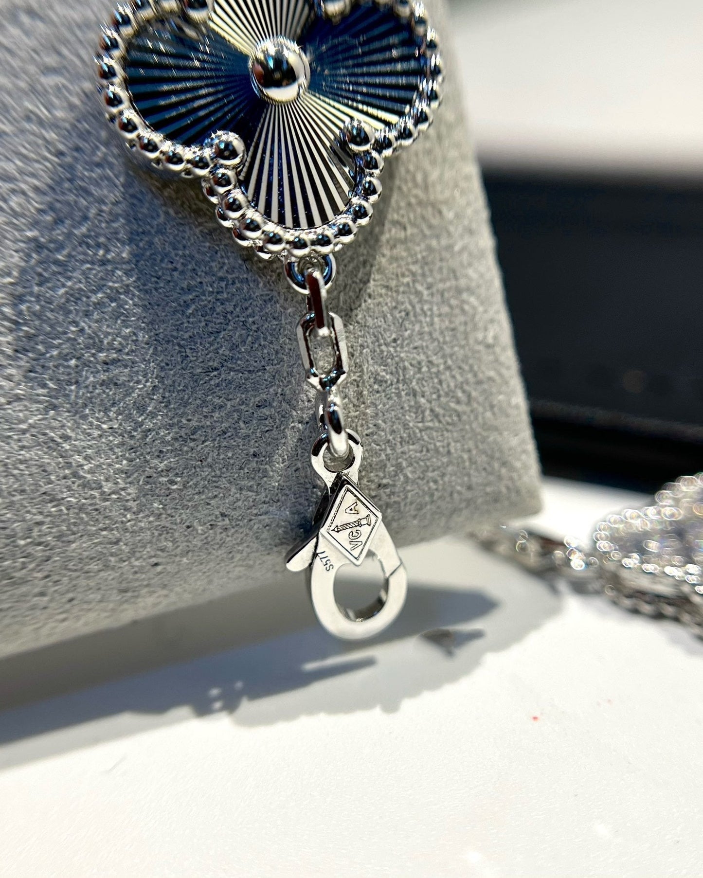 [Novalux]LUCKY CLOVER 5-MOTIF BRACELET - LASER COLLECTION