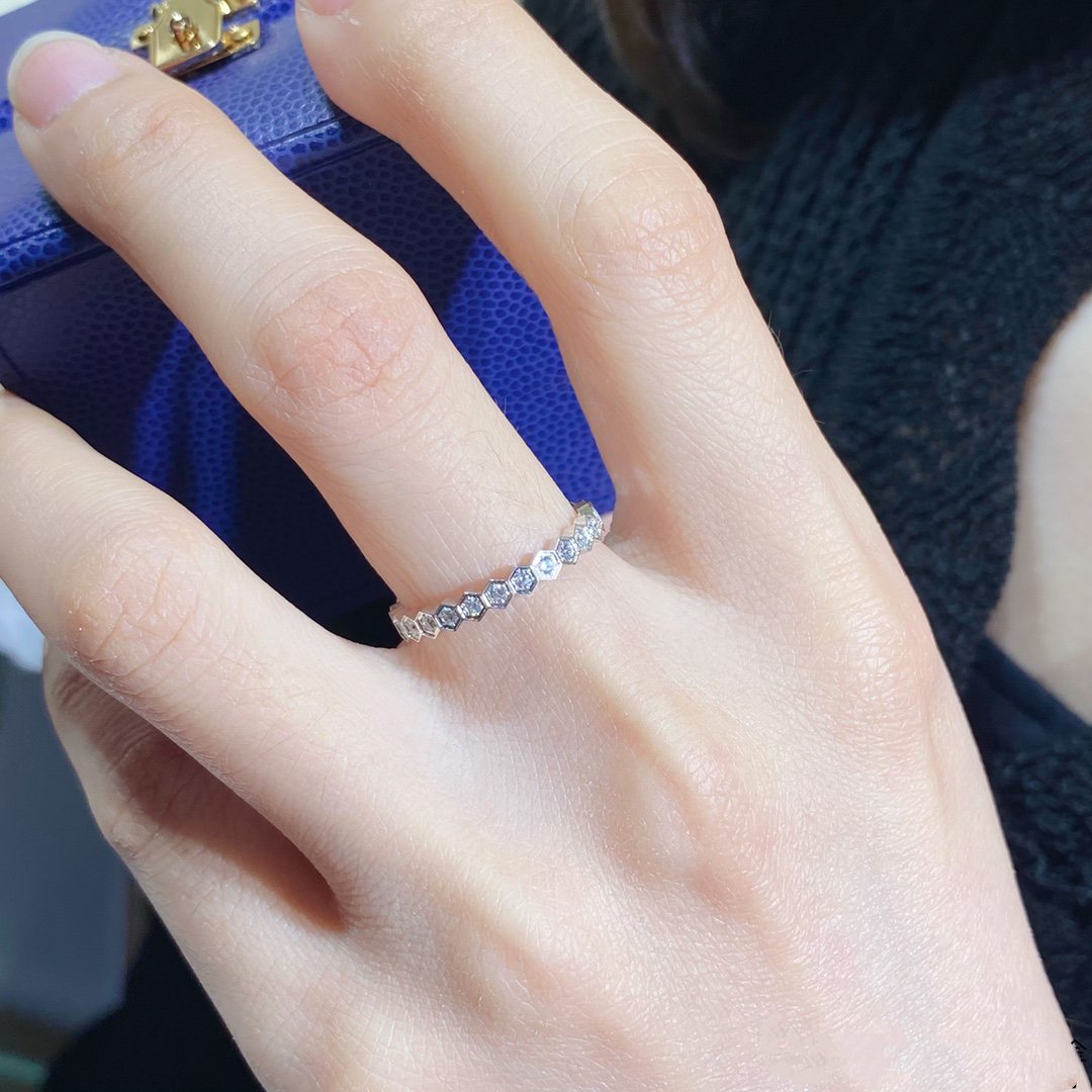 [Novalux]BEE LOVE DIAMOND PAVED SMALL RING