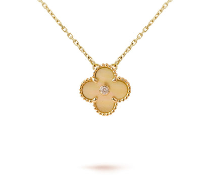 [Novalux]LIMITED EDITION CHRISTMAS CLOVER FLOWER NECKLACE - 15MM ANNUAL COLLECTIBLE PENDANT