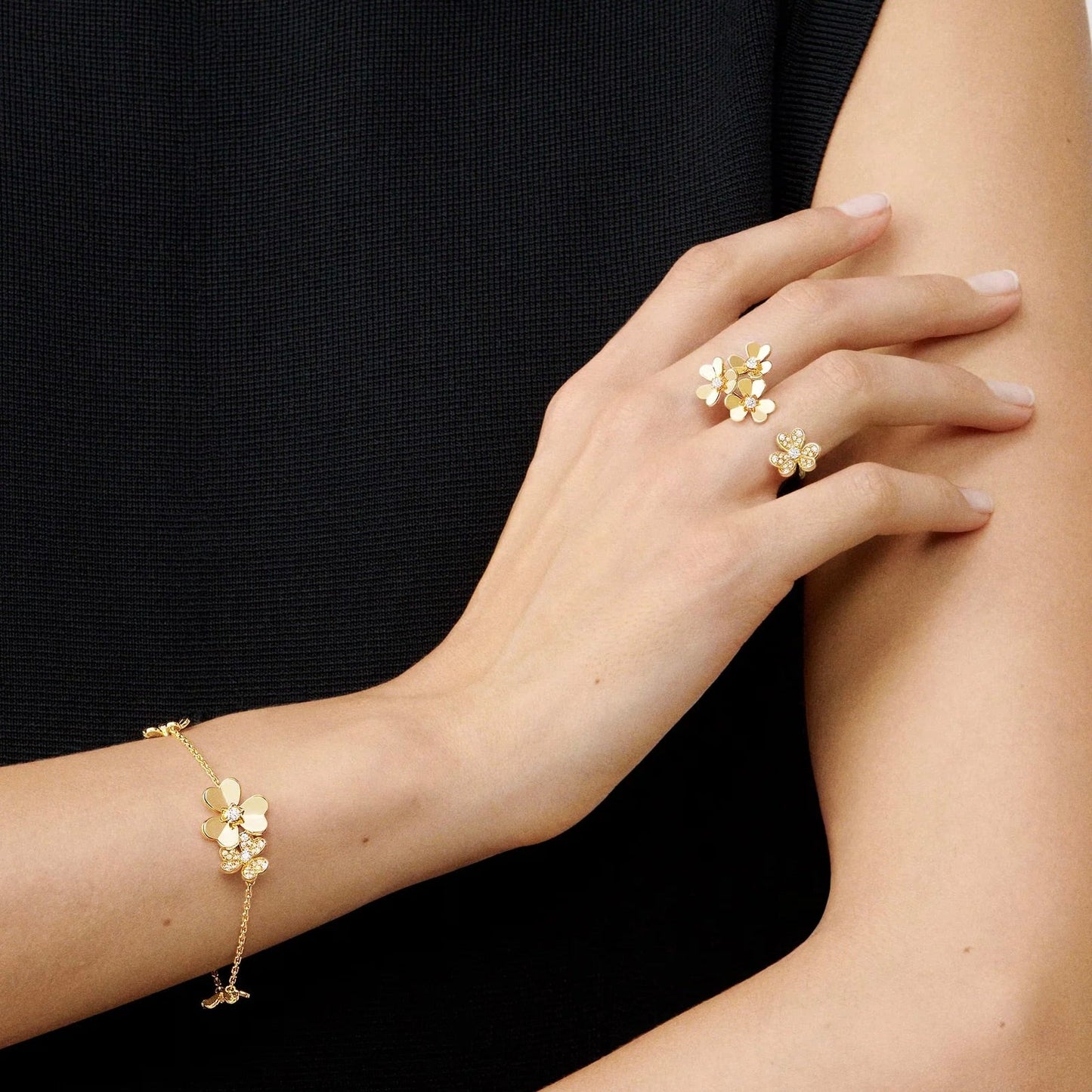[Novalux]LUMINOUS BLOSSOM 5-MOTIF CHARM BRACELET