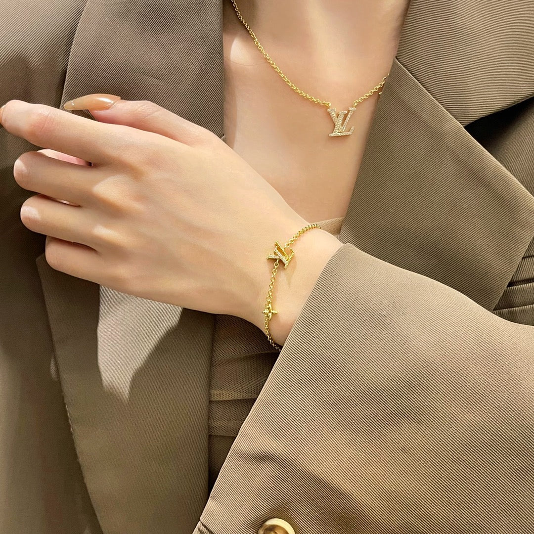 [Novalux]LOGO STAR MOTIF GOLD BRACELET