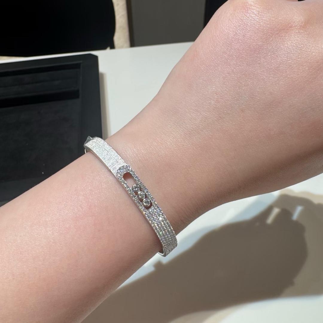 [Novalux]MOVE NOA CISELÉ HALF-PAVÉ DIAMOND BANGLE BRACELET