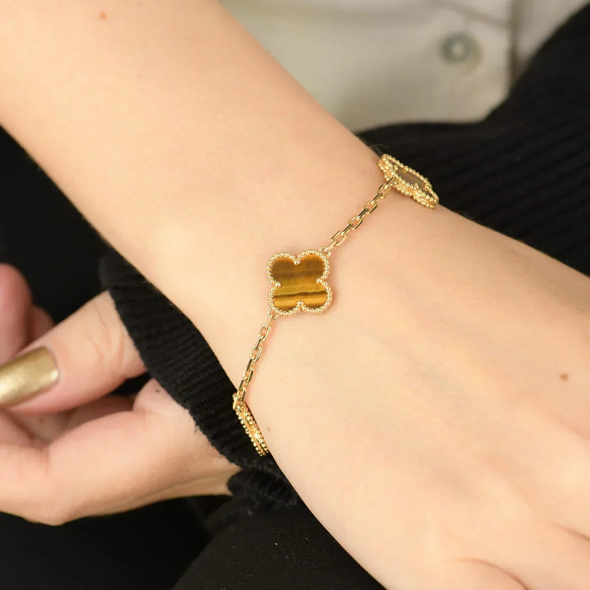 [Novalux]LUCKY CLOVER 5-MOTIF BRACELET -  TIGER’S EYE COLLECTION