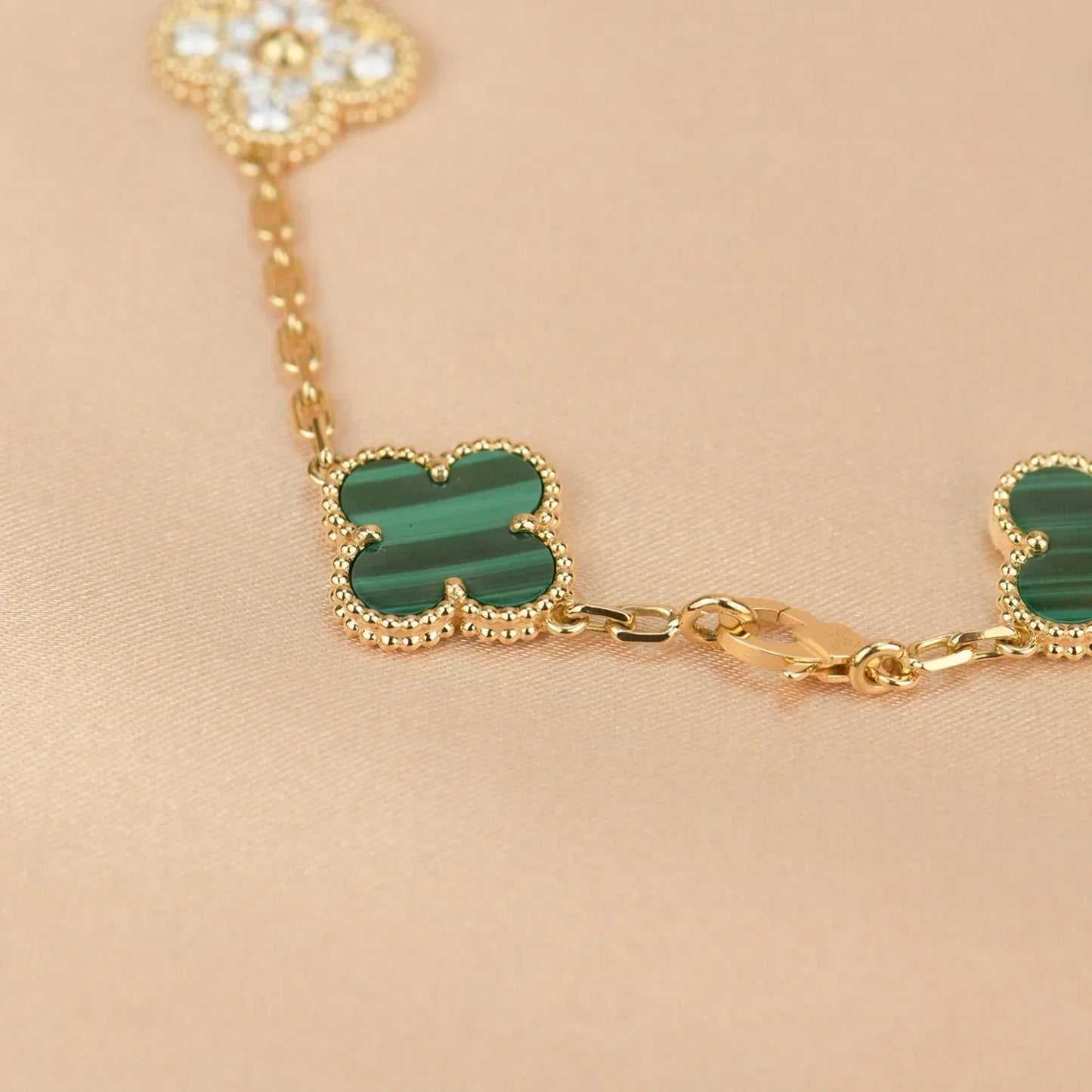 [Novalux]LUCKY CLOVER 5-MOTIF BRACELET - MALACHITE COLLECTION