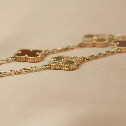 [Novalux]LUCKY CLOVER 5-MOTIF BRACELET - RED CARNELIAN COLLECTION