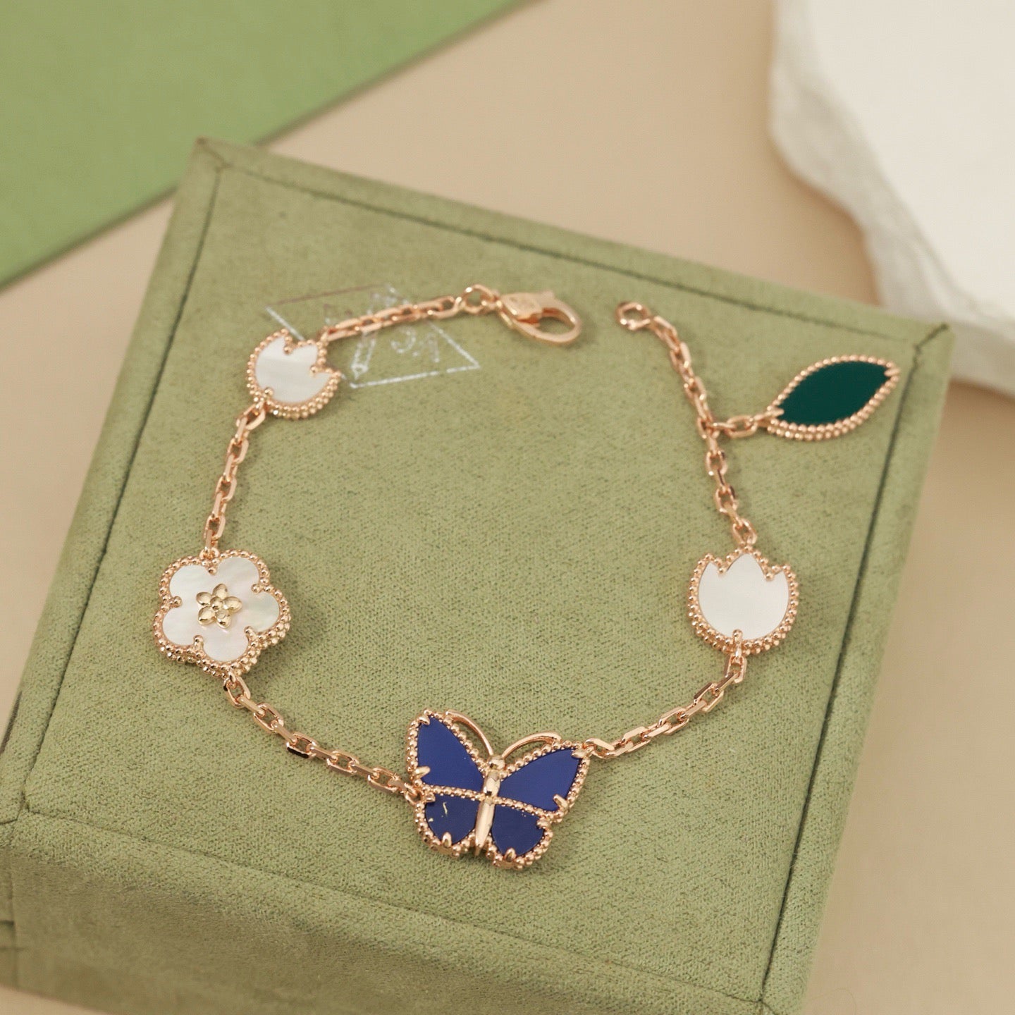 [Novalux]SPRING ENCHANTMENT BUTTERFLY & FLORAL CHARM BRACELET