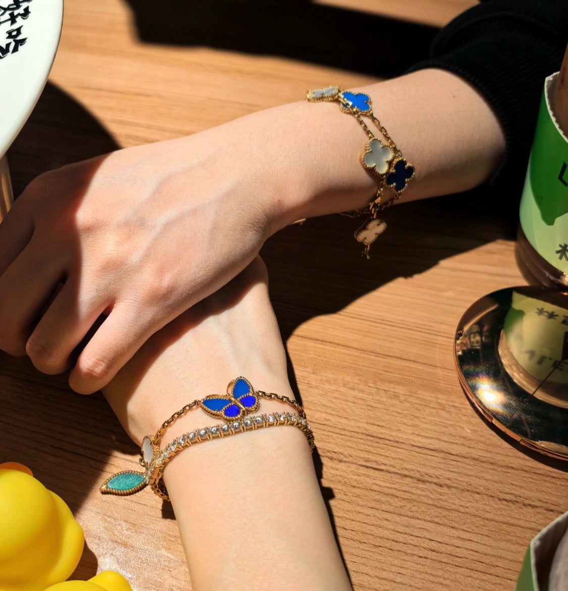 [Novalux]SPRING ENCHANTMENT BUTTERFLY & FLORAL CHARM BRACELET