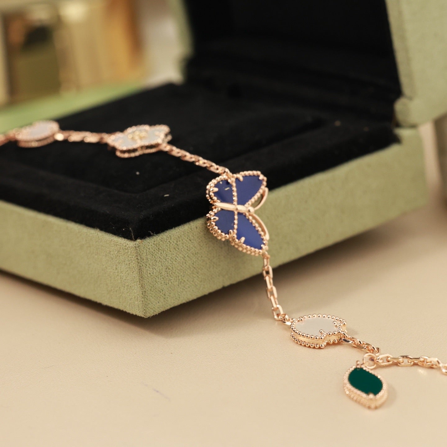 [Novalux]SPRING ENCHANTMENT BUTTERFLY & FLORAL CHARM BRACELET