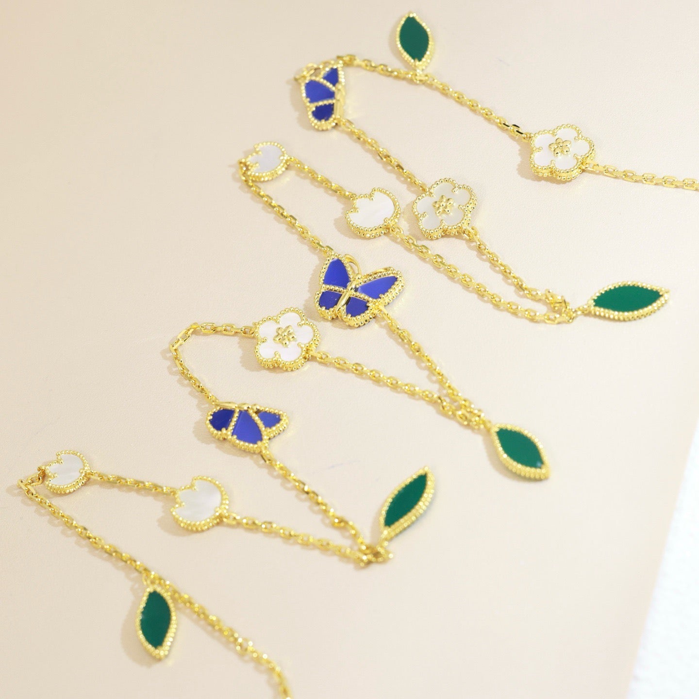 [Novalux]LUCKY SPRING BUTTERFLY & FLOWER STATEMENT NECKLACE - 15-MOTIF FLORAL DESIGN