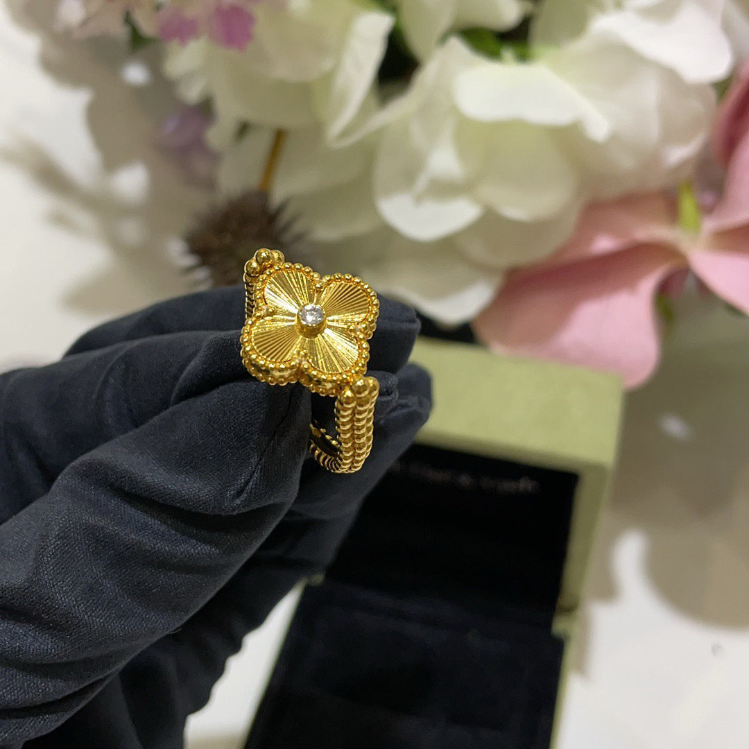 [Novalux]LUCKY CLOVER GOLD REVERSIBLE RING