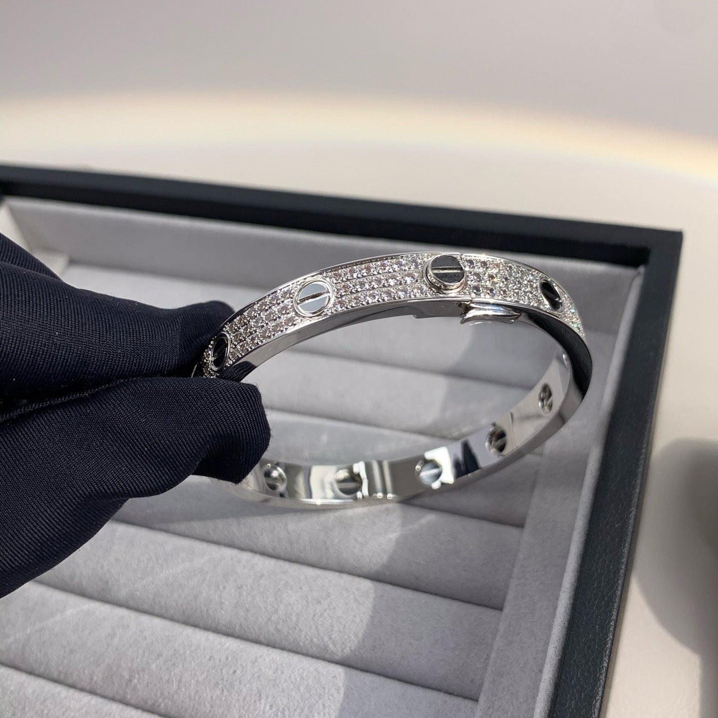 [Novalux]CLASSIC 6.1MM LOVE BANGLE - DIAMOND PAVÉ & BLACK CERAMIC