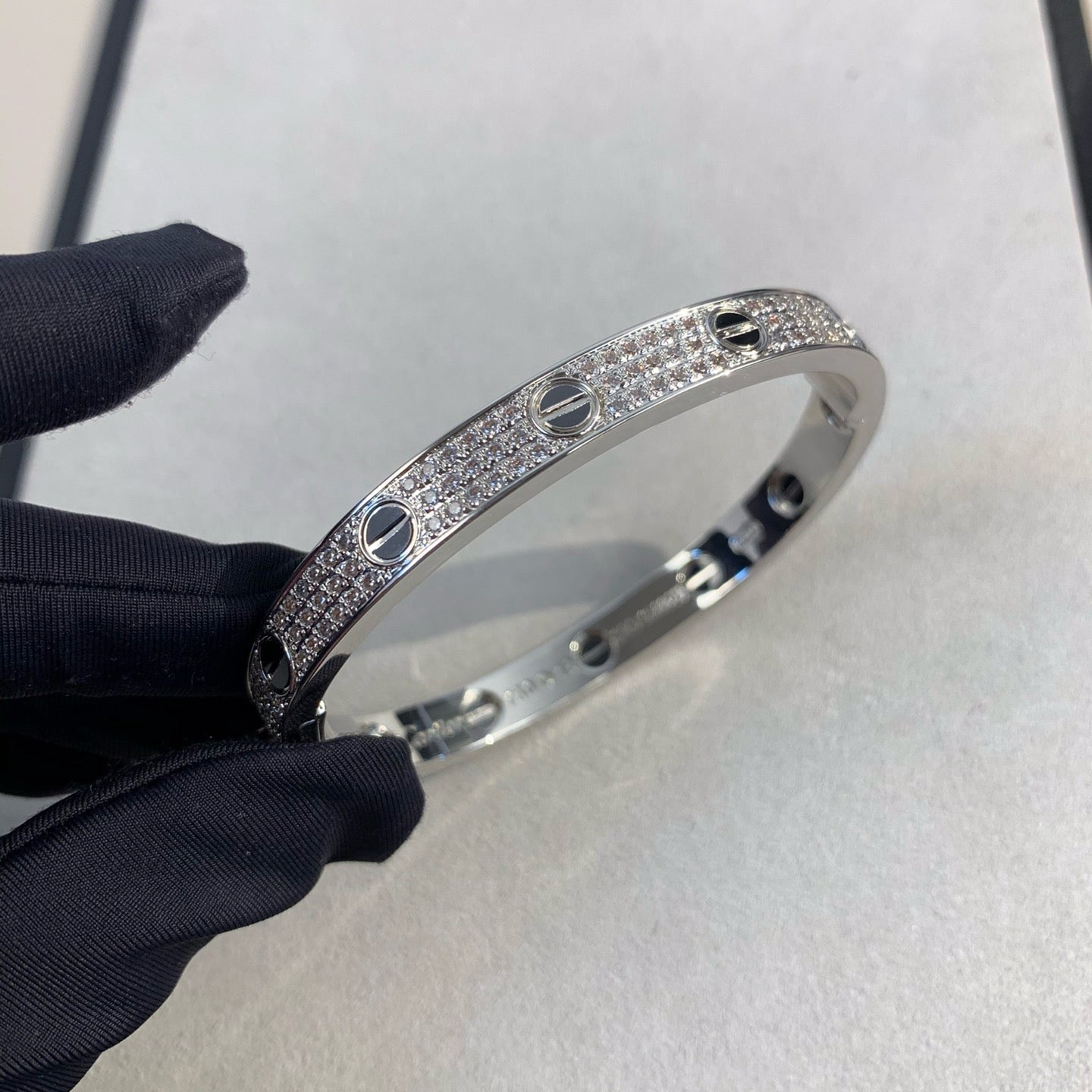 [Novalux]CLASSIC 6.1MM LOVE BANGLE - DIAMOND PAVÉ & BLACK CERAMIC
